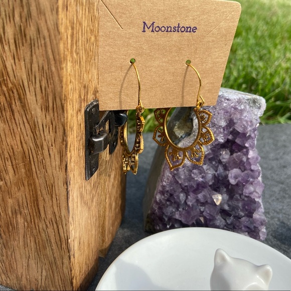 Bohemian Flower Earrings - Picture 2 of 4